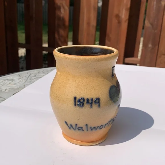 Vintage Collectible Pottery Walworth County Fair Commemorative Mug - Picture 7 of 13